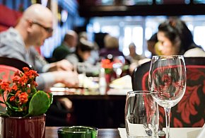 Posłowie chcą zmian w restauracjach. Gratis dla każdego gościa-29317856