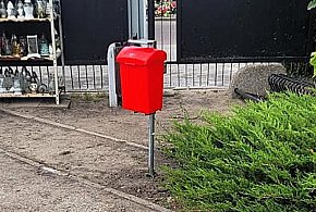 Widzisz taki pojemnik na cmentarzu. Oto, do czego służy-29318033