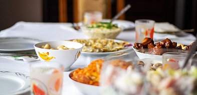 Polacy znów sięgną głębiej do kieszeni. Tyle wydają na świąteczne jedzenie-29318393