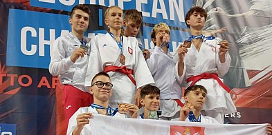 Grad medali młodych karateków z Brodnicy w Szczecinie! [ZDJĘCIA]-29318111