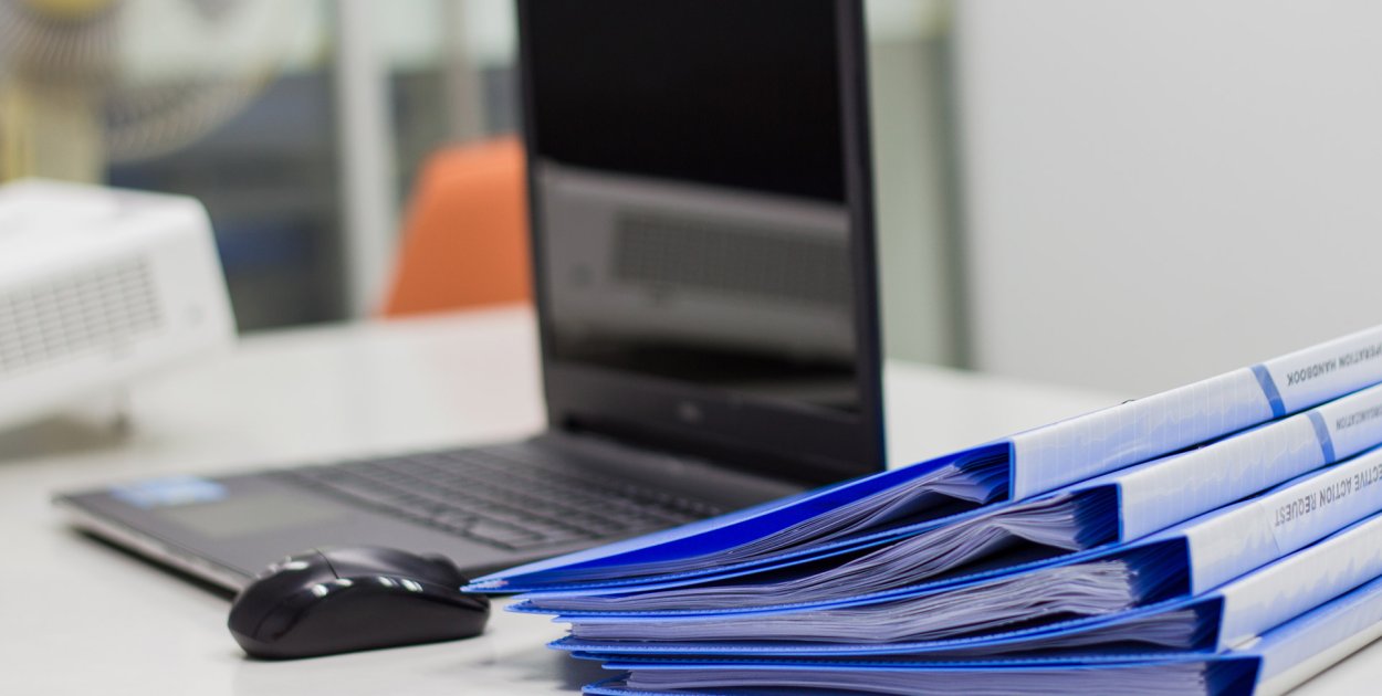 Streamer na działalności gospodarczej – jak legalnie rozliczać przychody z platfor