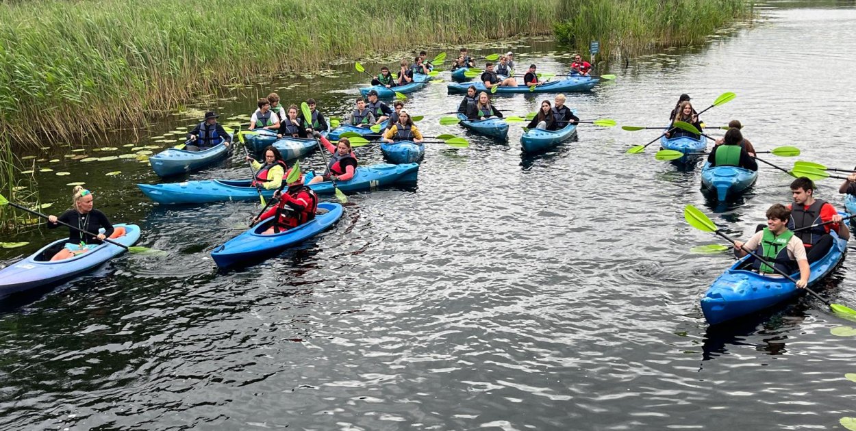 Niezapomniany spływ Drwęcą – odkryj uroki rzeki z perspektywy kajaka