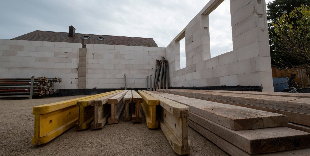 Błędy przy wznoszeniu ścian nośnych, które będą Cię drogo kosztować